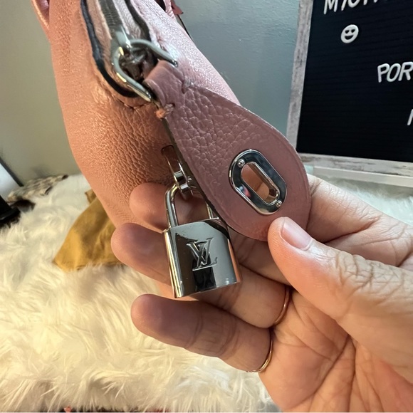 Louis vuitton soft lockit magnolia MM (well used) - Picture 9 of 15